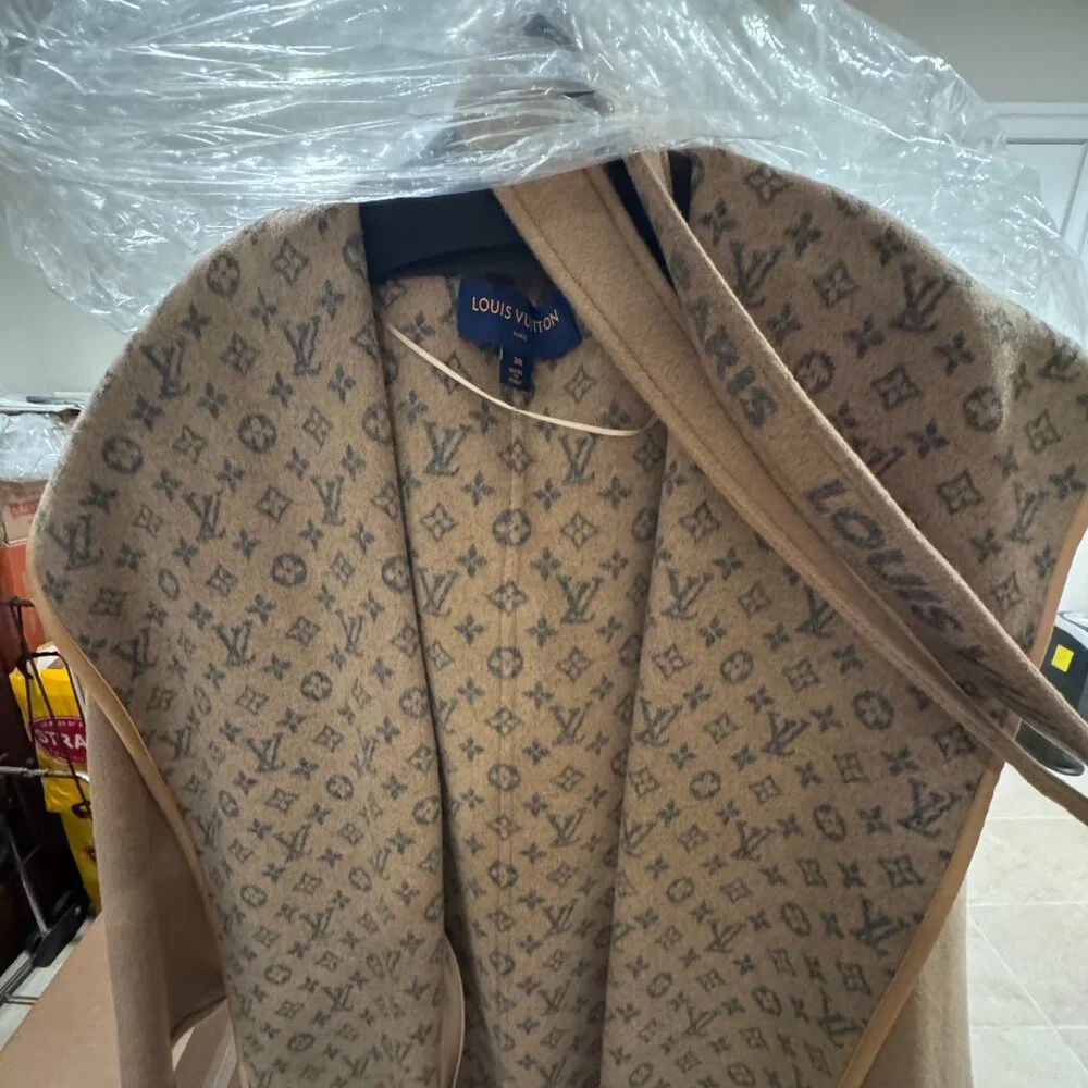 Louis Vuitton Brown Monogram Wool Coat Old Flower Bathrobe Short Coat - Picture 2 of 7